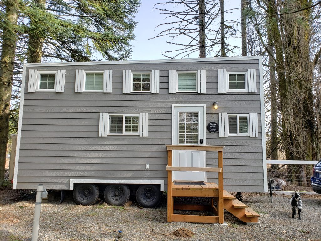 https://tairalyn.com/wp-content/uploads/2019/03/Tiny-House-with-Kids-3-1024x768.jpg